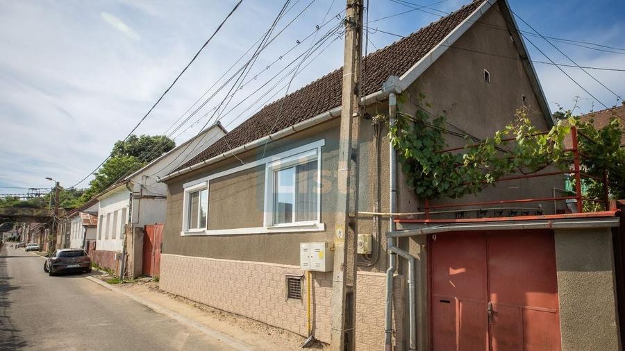 Casă cu 4 camere cu Canalizare în Muncitoresc