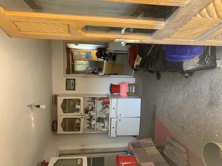 Casă cu 4 camere cu Teren 1800 Mp în Lăcusteni