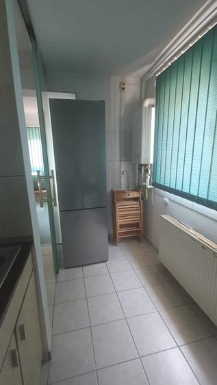 Garsonieră decomandată în Roșu