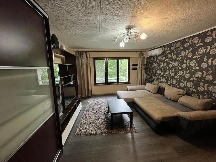 Garsonieră decomandată în Decebal