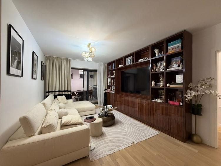 Apartament cu 3 camere decomandat, mobilat în Aviației