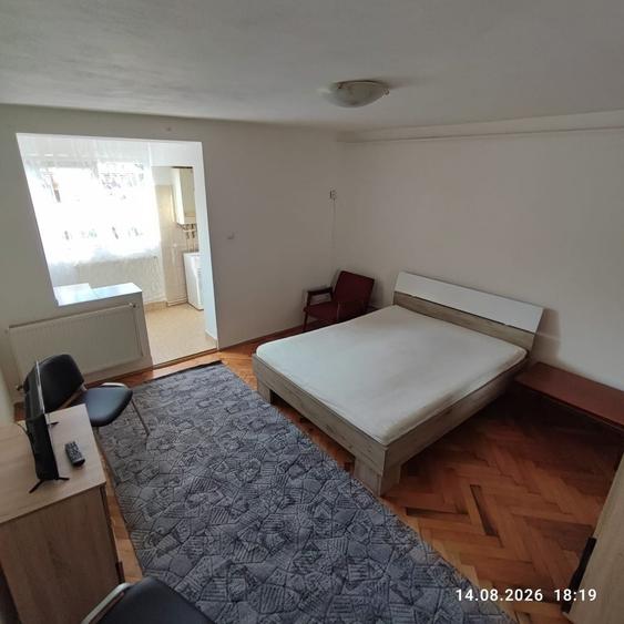 Garsonieră decomandată în Central