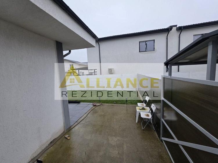 Duplex cu 3 camere cu Canalizare în Central