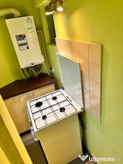 Apartament cu 4 camere decomandat în Complex Studențesc