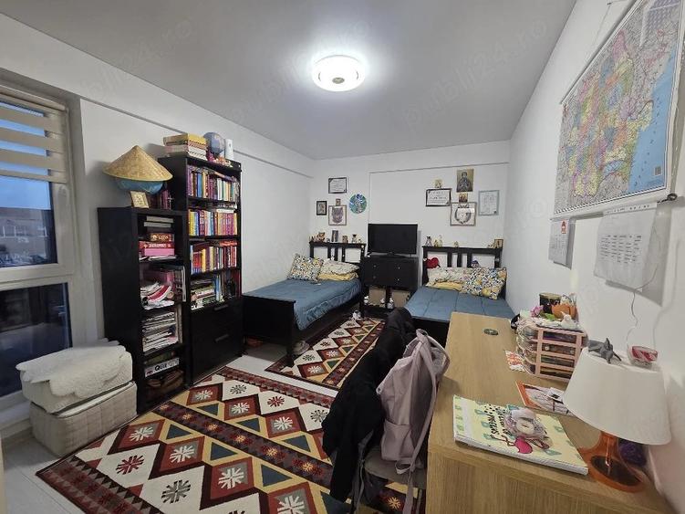 Apartament cu 3 camere nedecomandat în Apărătorii Patriei