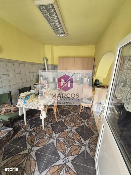 Casă cu 4 camere cu Teren 1726 Mp în Central