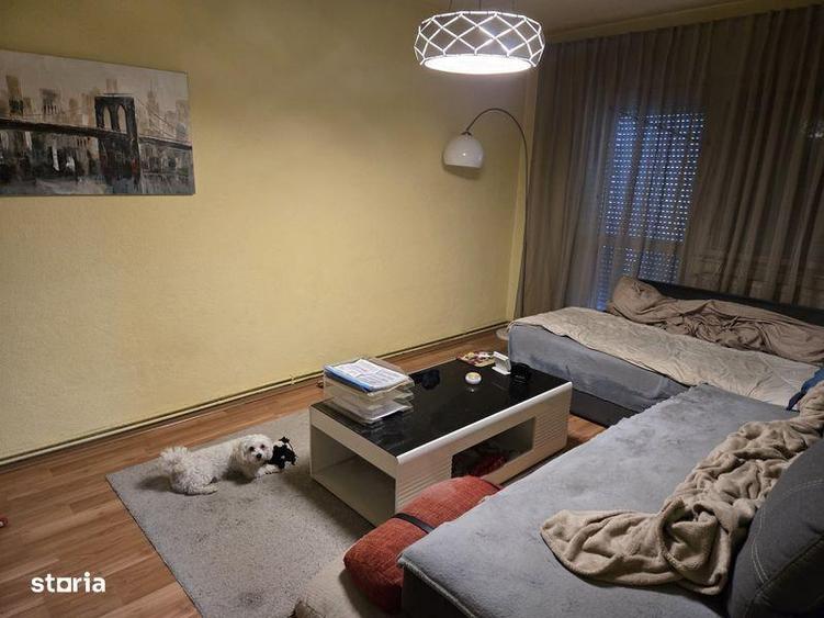 Apartament cu 3 camere decomandat în Boița