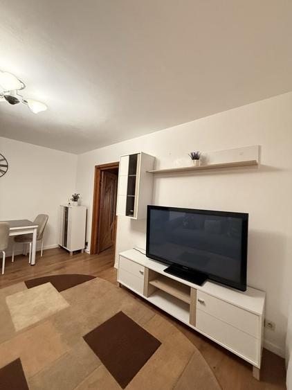 Apartament cu 2 camere semidecomandat în Podu Roș