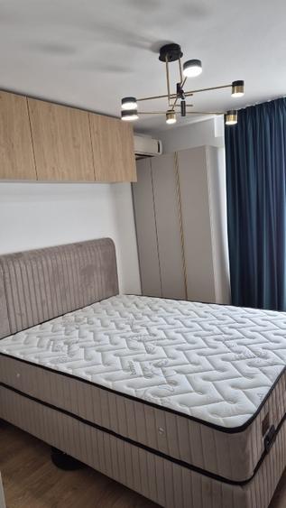 Apartament cu 3 camere semidecomandat, mobilat în Colentina
