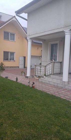 Casă cu 4 camere în Central
