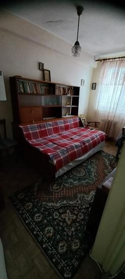 Apartament cu 3 camere semidecomandat în Mazepa 1