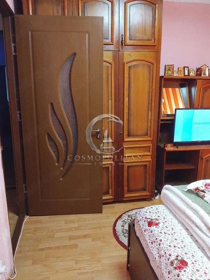 Apartament cu 3 camere semidecomandat în Exterior Vest