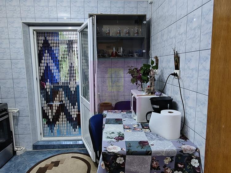 Apartament cu 3 camere decomandat în Colentina
