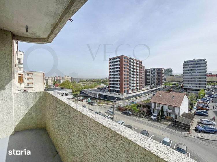 Apartament cu 3 camere, mobilat în Între Lacuri