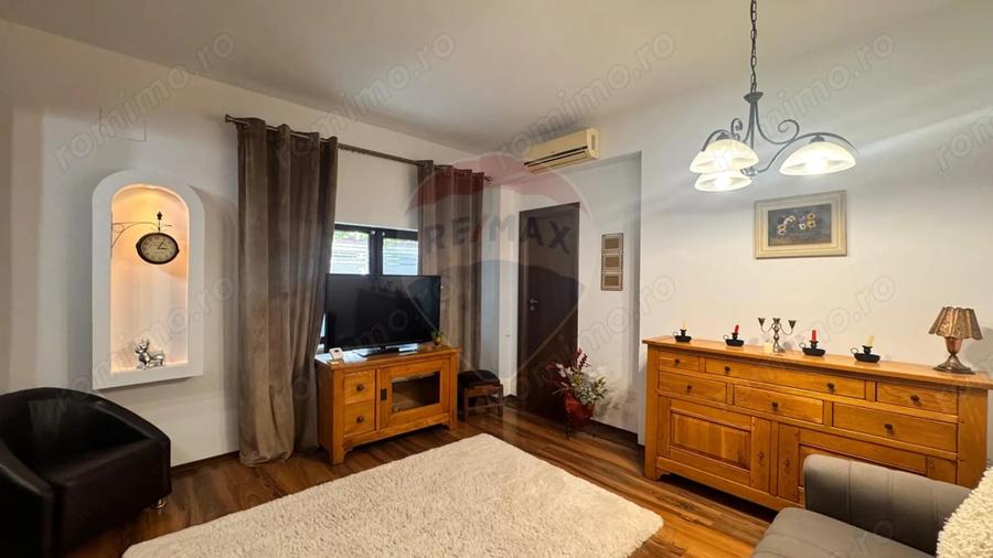 Casă cu 3 camere cu Teren 100 Mp în Far