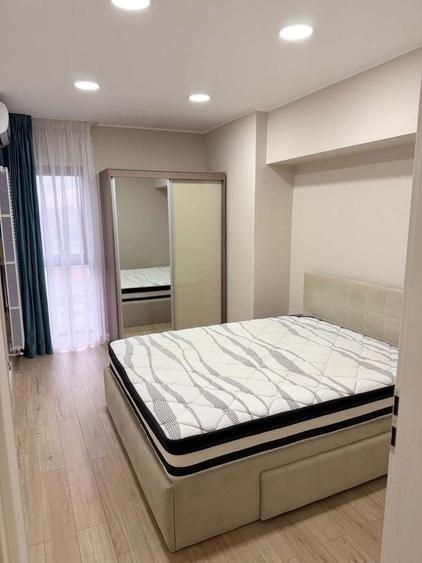 Apartament cu 3 camere decomandat în Drumul Taberei