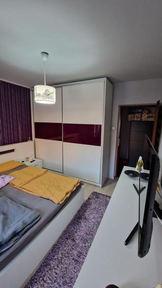 Apartament cu 3 camere decomandat în Nufărul