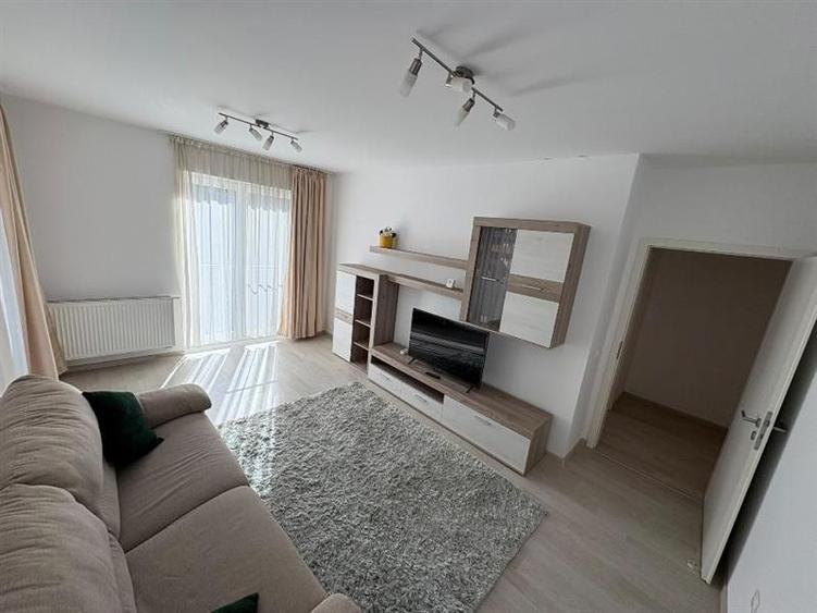 Apartament cu 3 camere decomandat, mobilat în Avantgarden