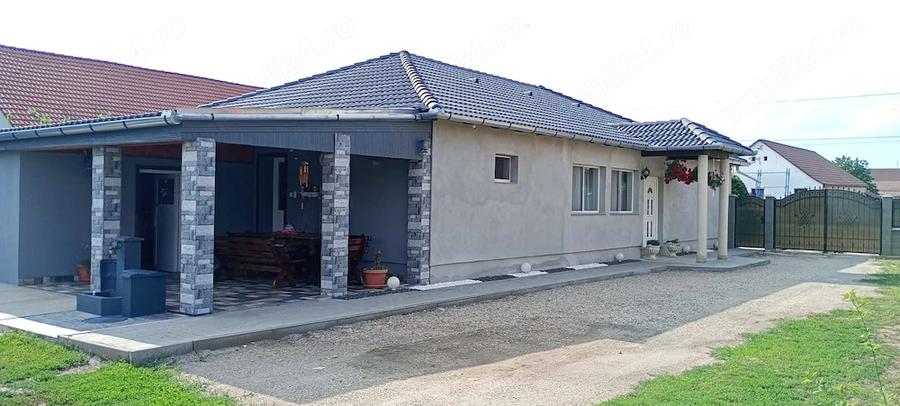 Casă cu Teren 1440 Mp în Felnac