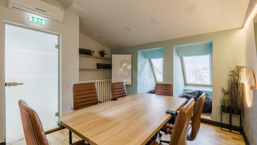 Apartament cu 4 camere decomandat, mobilat în Primăverii
