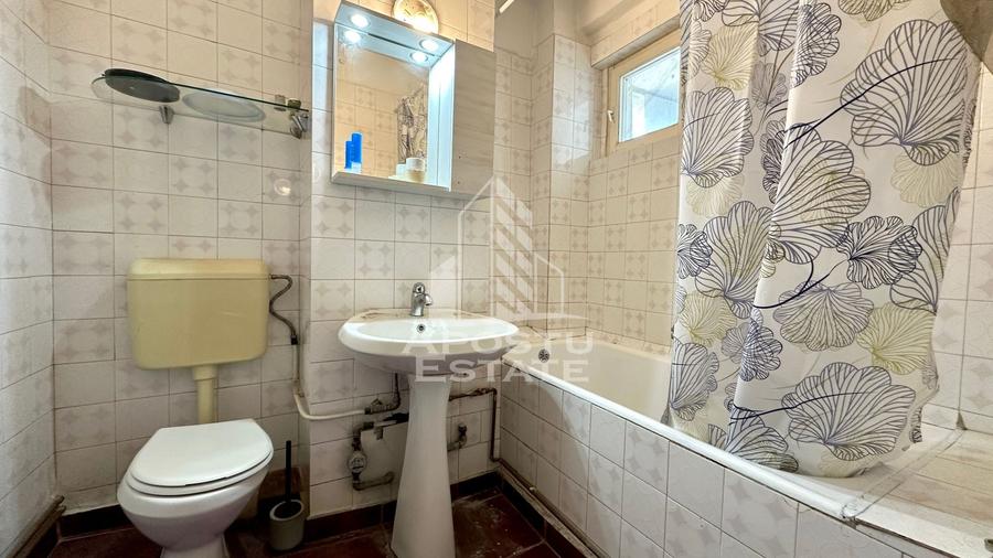 Apartament cu 3 camere decomandat, mobilat în Dacia