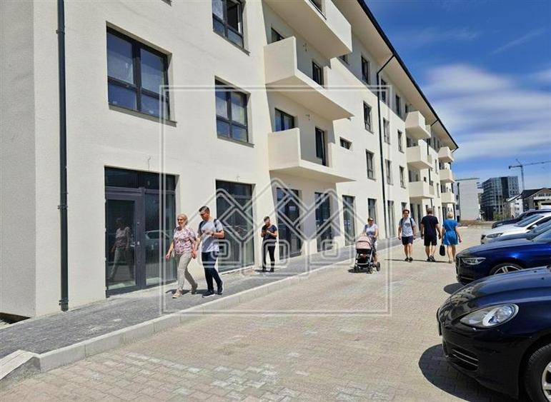 Spațiu comercial, de 620 mp, în Exterior Sud
