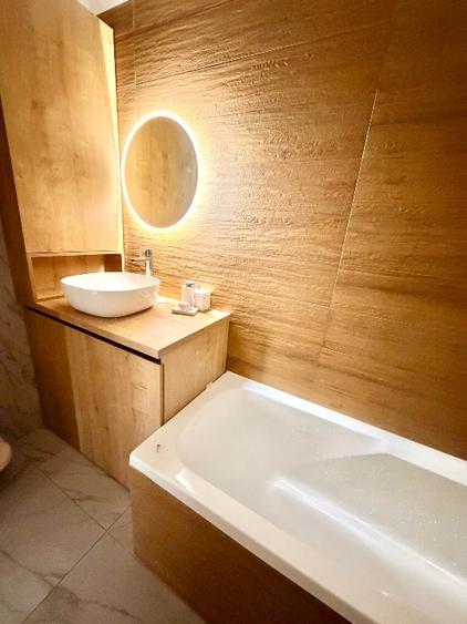 Apartament cu 4 camere, mobilat în P-ta Presei Libere