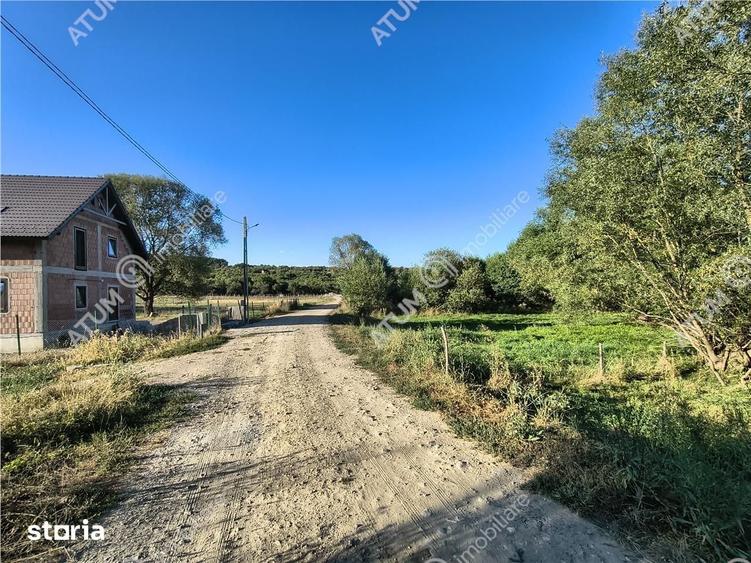 Teren de 2420 mp, în Central