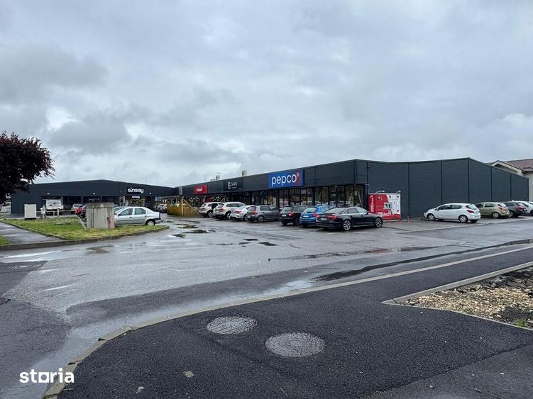 Spațiu comercial, de 2,878 mp, în Central