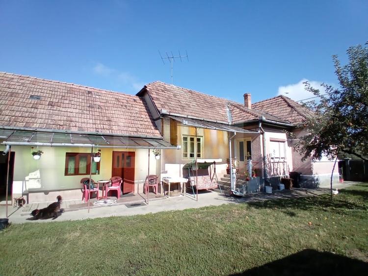 Casă individuală cu 4 camere cu Teren 4000 Mp în Glodeni