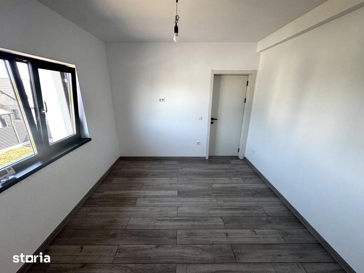 Casă cu 4 camere cu Teren 510 Mp în Holboca