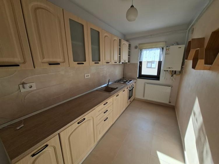 Apartament cu 3 camere decomandat în Popas Păcurari