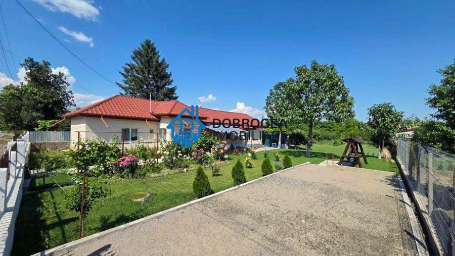 Casă cu 3 camere cu Teren 2000 Mp în Păcii