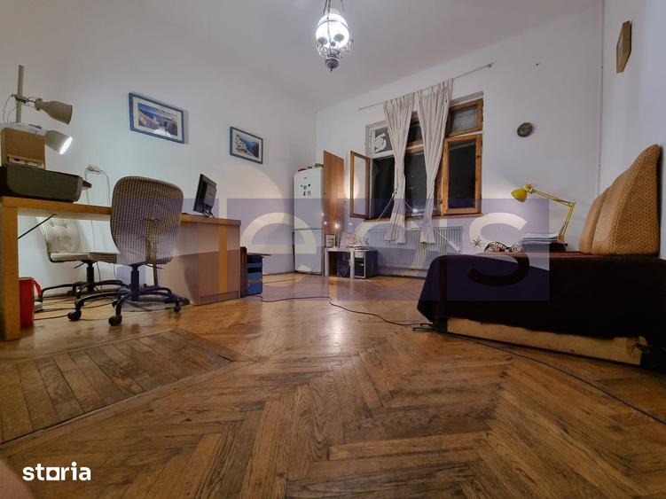 Casă cu 9 camere semidecomandat cu Teren 260 Mp în Timpuri Noi