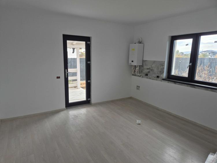 Casă cu 3 camere în Central