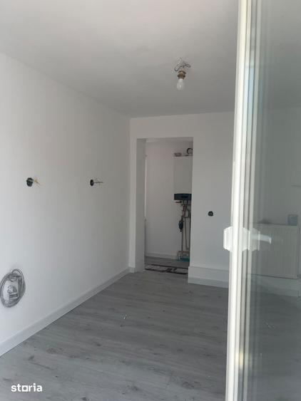 Casă cu 3 camere cu Teren 200 Mp în Calea București