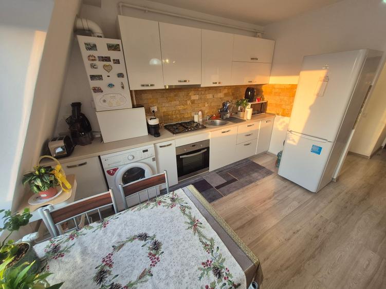 Apartament cu 2 camere decomandat în Lipovei