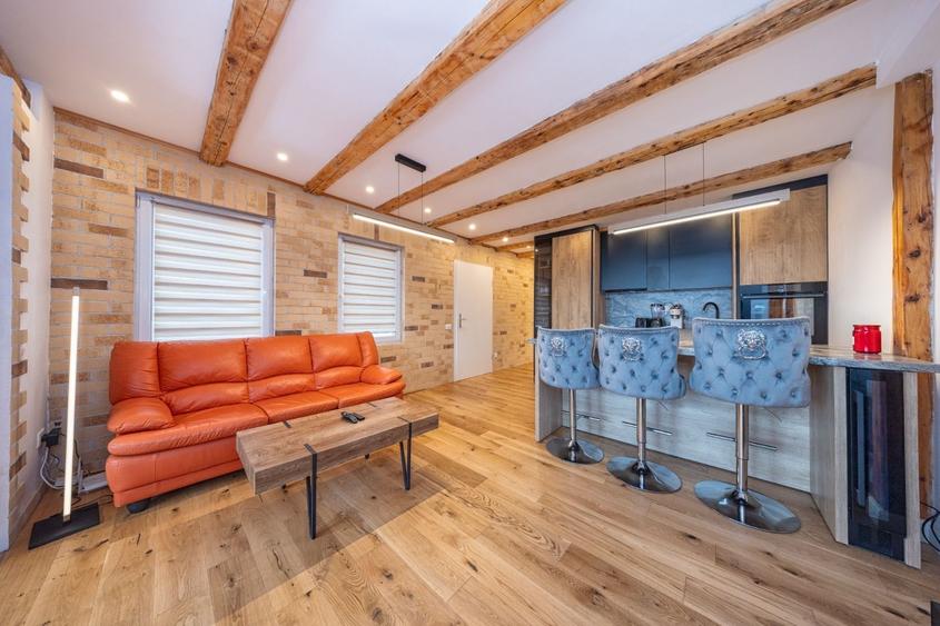 Apartament cu 2 camere decomandat, mobilat în Dealul Cetății