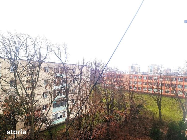 Apartament cu 3 camere decomandat în Vest