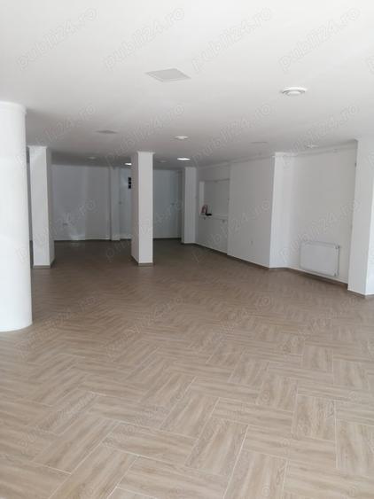 Spațiu comercial, de 200 mp, în Central