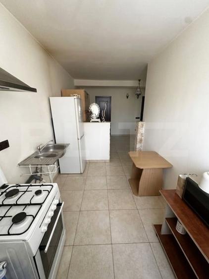 Apartament cu 2 camere semidecomandat, mobilat în Florești