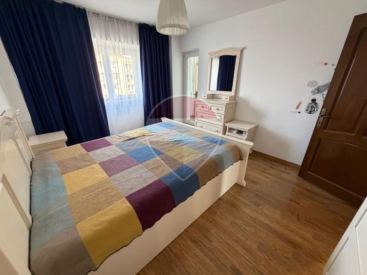 Apartament cu 3 camere decomandat în Brazda lui Novac