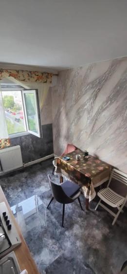 Apartament cu 2 camere decomandat în