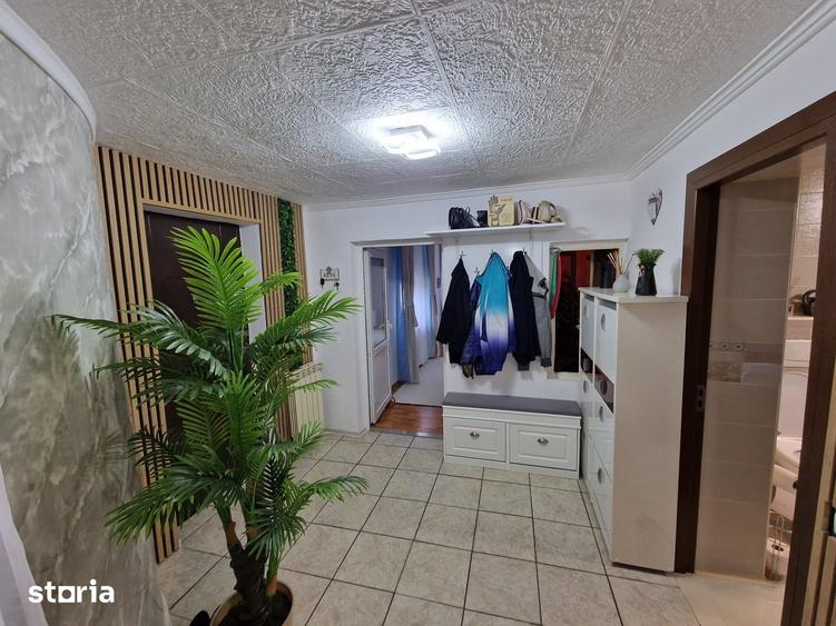 Casă cu 6 camere cu Teren 766 Mp în Oncea