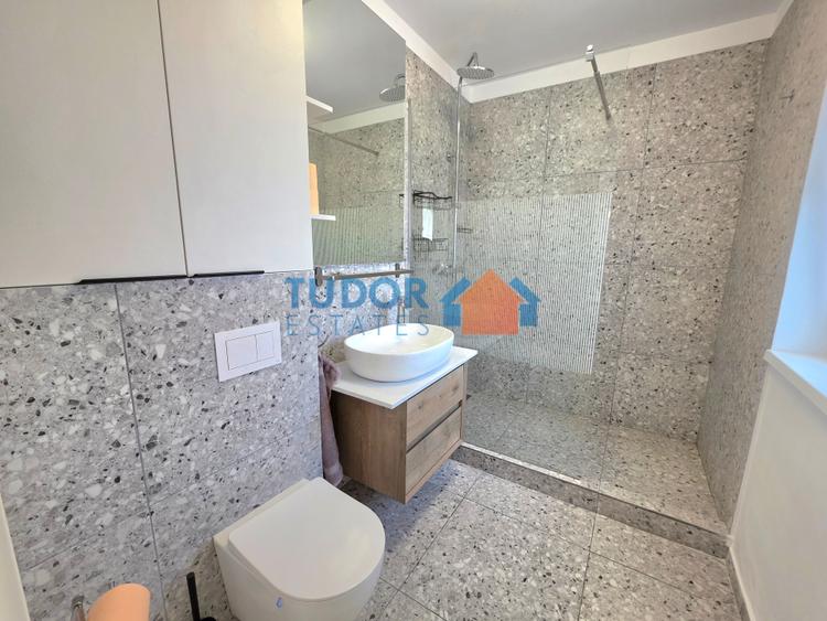 Casă cu 5 camere cu Teren 350 Mp în Pipera