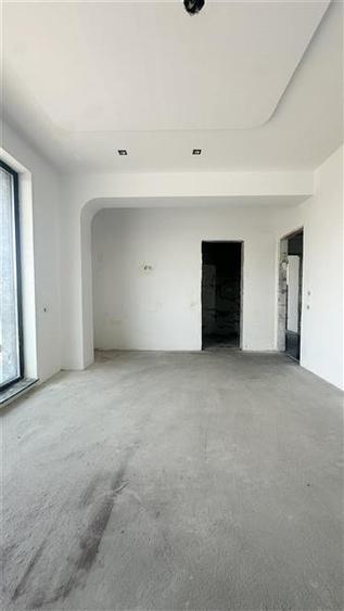 Casă individuală cu 5 camere cu Teren 400 Mp în Nord