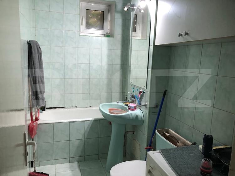 Apartament cu 4 camere semidecomandat, mobilat în Cloșca