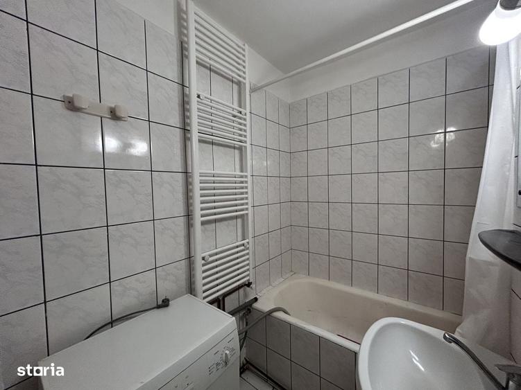 Apartament cu 2 camere decomandat în Intim