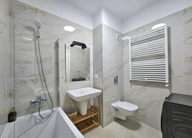Apartament cu 2 camere decomandat, mobilat în Tractorul