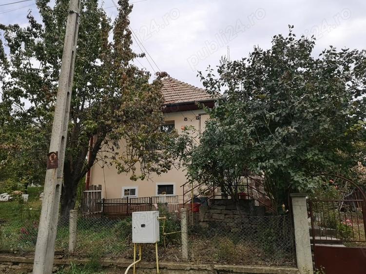 Casă cu 2 camere cu Teren 2040 Mp în Rediu